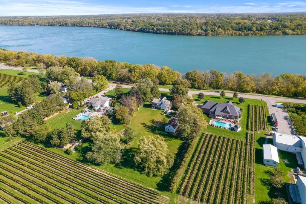 Villa Waterfront Niagara-On-The-Lake Farmhouse On A Vineyard Exterior foto